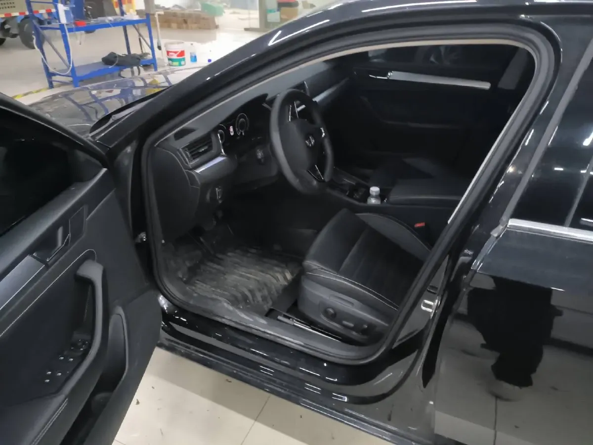 2022 Skoda Superb 1.4T 150HP L4 7DCT,autocango,china used car exporter,china ev exporter,chinese used car exporter,chinese used ev exporter