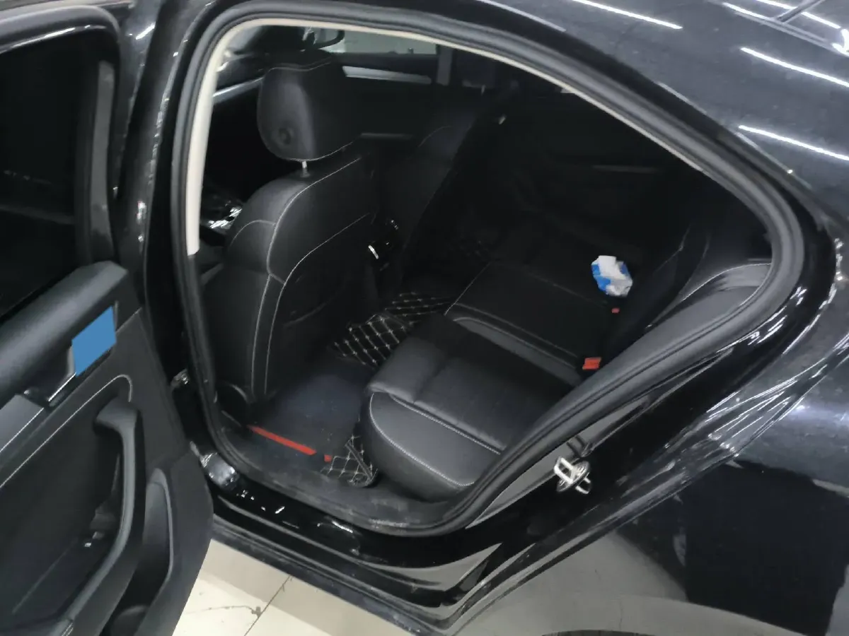 2022 Skoda Superb 1.4T 150HP L4 7DCT,autocango,china used car exporter,china ev exporter,chinese used car exporter,chinese used ev exporter