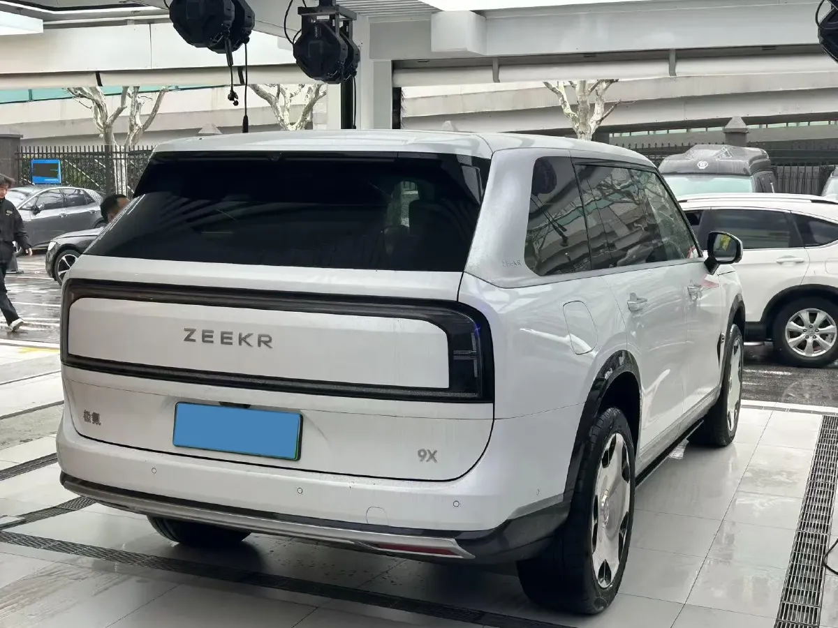 2025 Zeekr 9X 2.0T 279HP L4 1DHT PHEV,autocango,china used car exporter,china ev exporter,chinese used car exporter,chinese used ev exporter