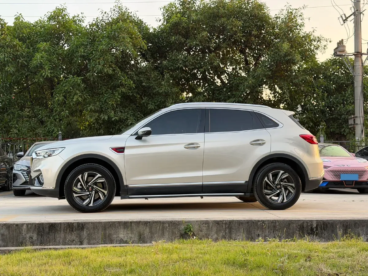 2022 HongQi HS5 2.0T 224HP L4 6AT,autocango,china used car exporter,china ev exporter,chinese used car exporter,chinese used ev exporter