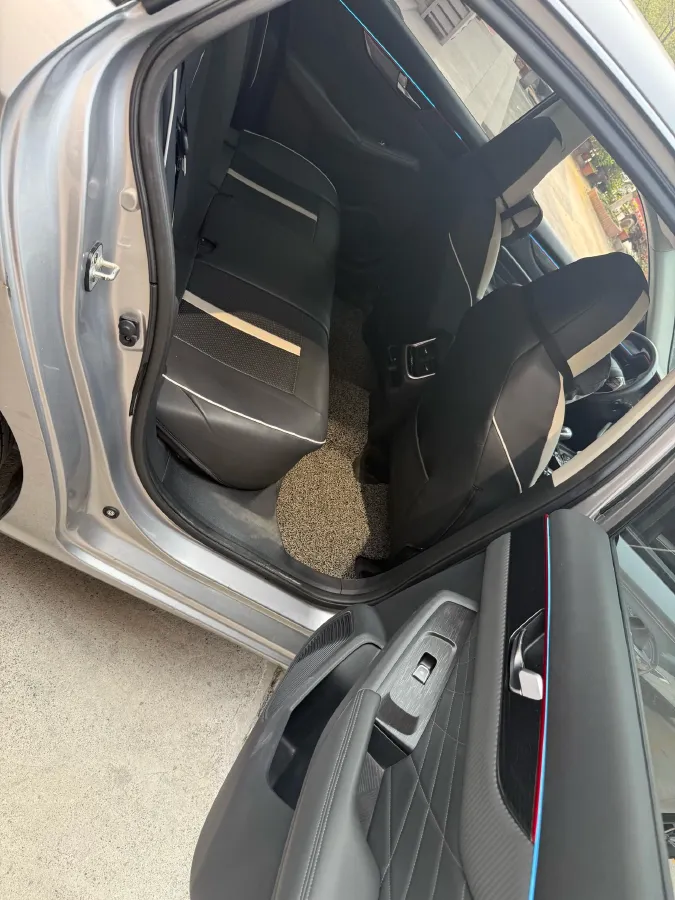 2021 DongFeng Aeolus YiXuan MAX 1.5T 190HP L4 7DCT,autocango,china used car exporter,china ev exporter,chinese used car exporter,chinese used ev exporter