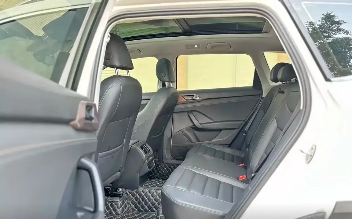 2019 MINI MINI 1.5T 102HP L3 7DCT,autocango,china used car exporter,china ev exporter,chinese used car exporter,chinese used ev exporter