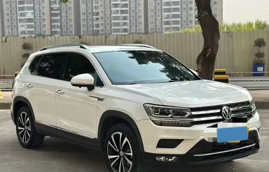 2019 MINI MINI 1.5T 102HP L3 7DCT,autocango,china used car exporter,china ev exporter,chinese used car exporter,chinese used ev exporter