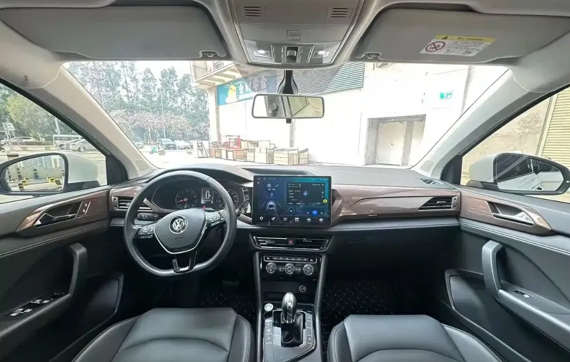 2019 MINI MINI 1.5T 102HP L3 7DCT,autocango,china used car exporter,china ev exporter,chinese used car exporter,chinese used ev exporter