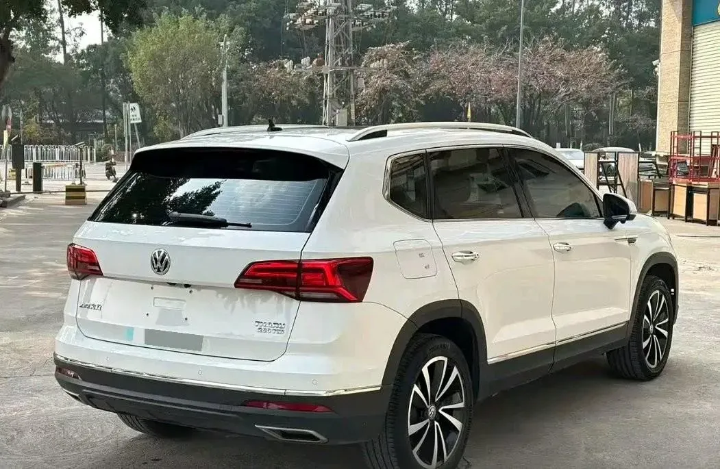 2019 MINI MINI 1.5T 102HP L3 7DCT,autocango,china used car exporter,china ev exporter,chinese used car exporter,chinese used ev exporter