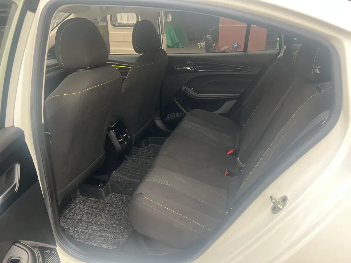 2021 Roewe i5 1.5L 120HP L4 CVT,autocango,china used car exporter,china ev exporter,chinese used car exporter,chinese used ev exporter