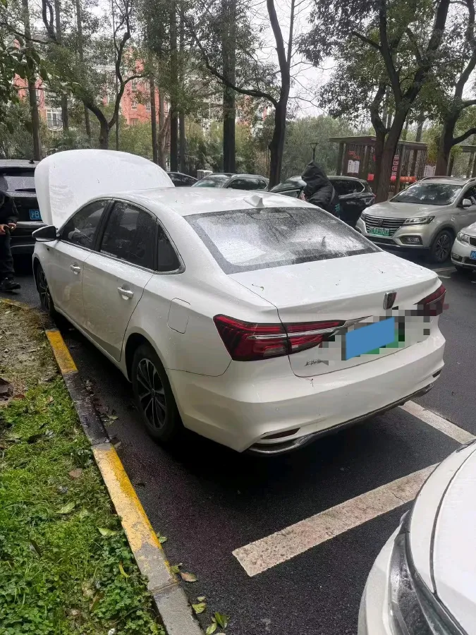 2020 Roewe i6 MAX 1.5T 169HP L4 AMT PHEV,autocango,china used car exporter,china ev exporter,chinese used car exporter,chinese used ev exporter
