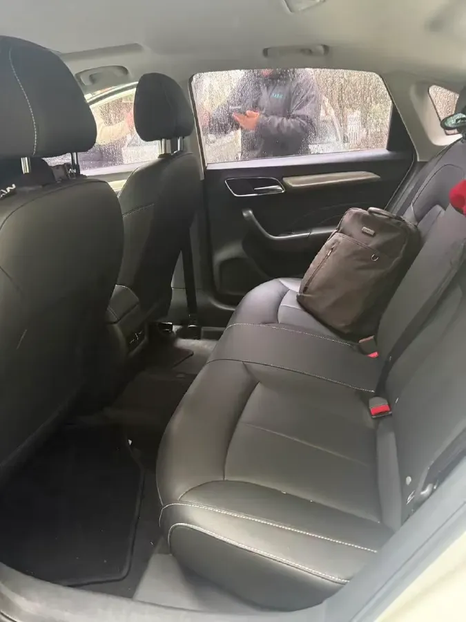 2020 Roewe i6 MAX 1.5T 169HP L4 AMT PHEV,autocango,china used car exporter,china ev exporter,chinese used car exporter,chinese used ev exporter