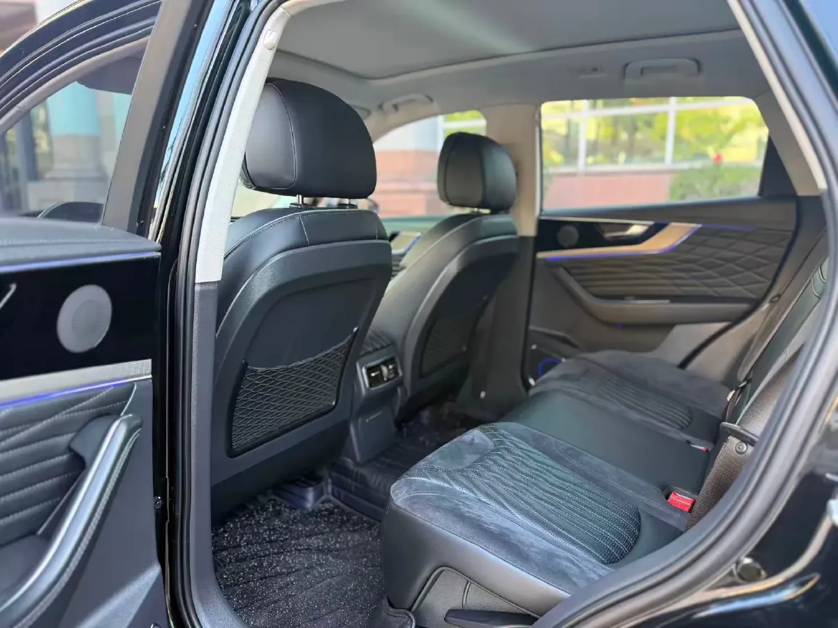 2022 HongQi HS5 2.0T 224HP L4 6AT,autocango,china used car exporter,china ev exporter,chinese used car exporter,chinese used ev exporter