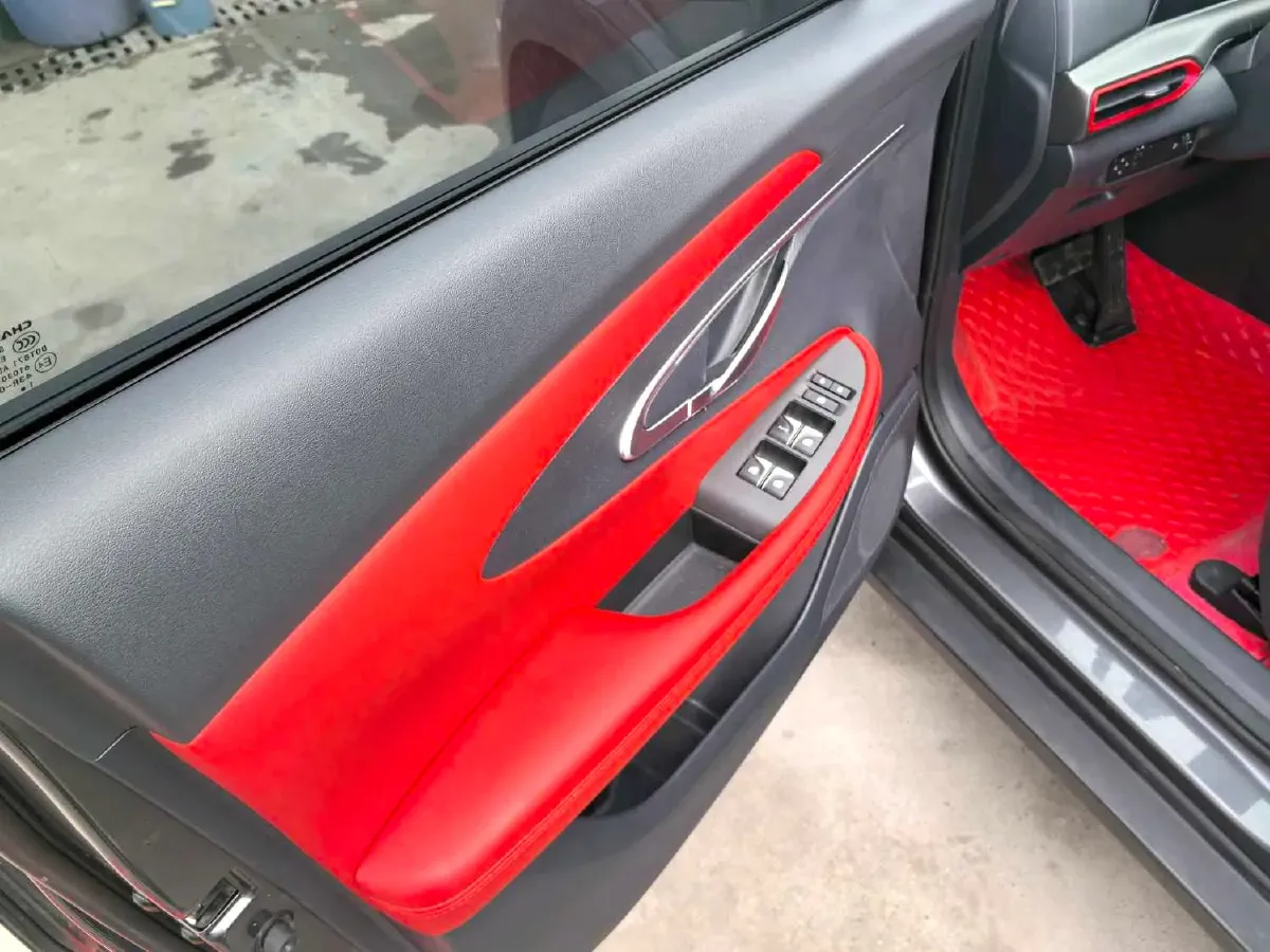 2020 ChangAn UNI-T 1.5T 180HP L4 7DCT,autocango,china used car exporter,china ev exporter,chinese used car exporter,chinese used ev exporter