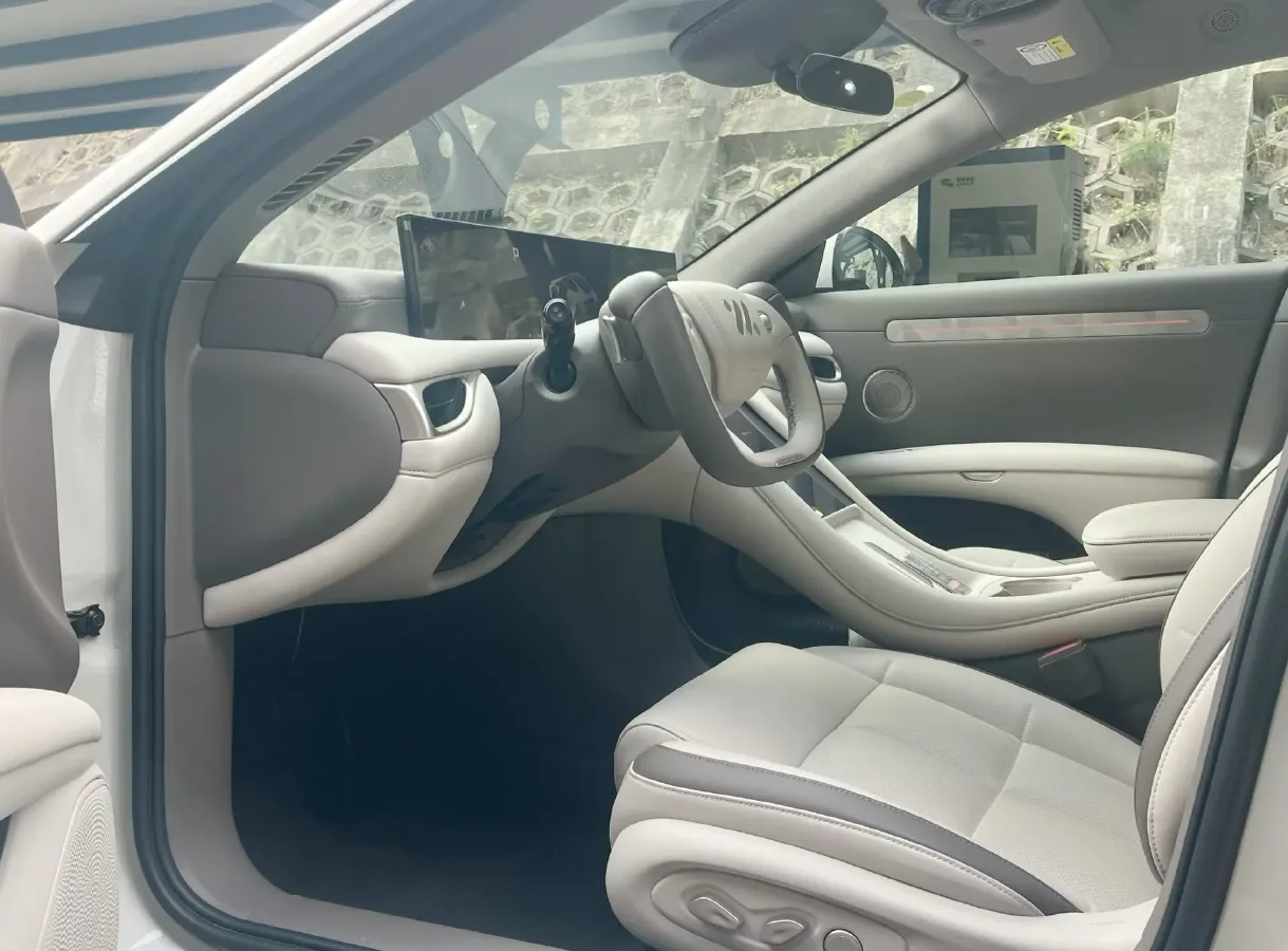 2025 IM L6 BEV,autocango,china used car exporter,china ev exporter,chinese used car exporter,chinese used ev exporter