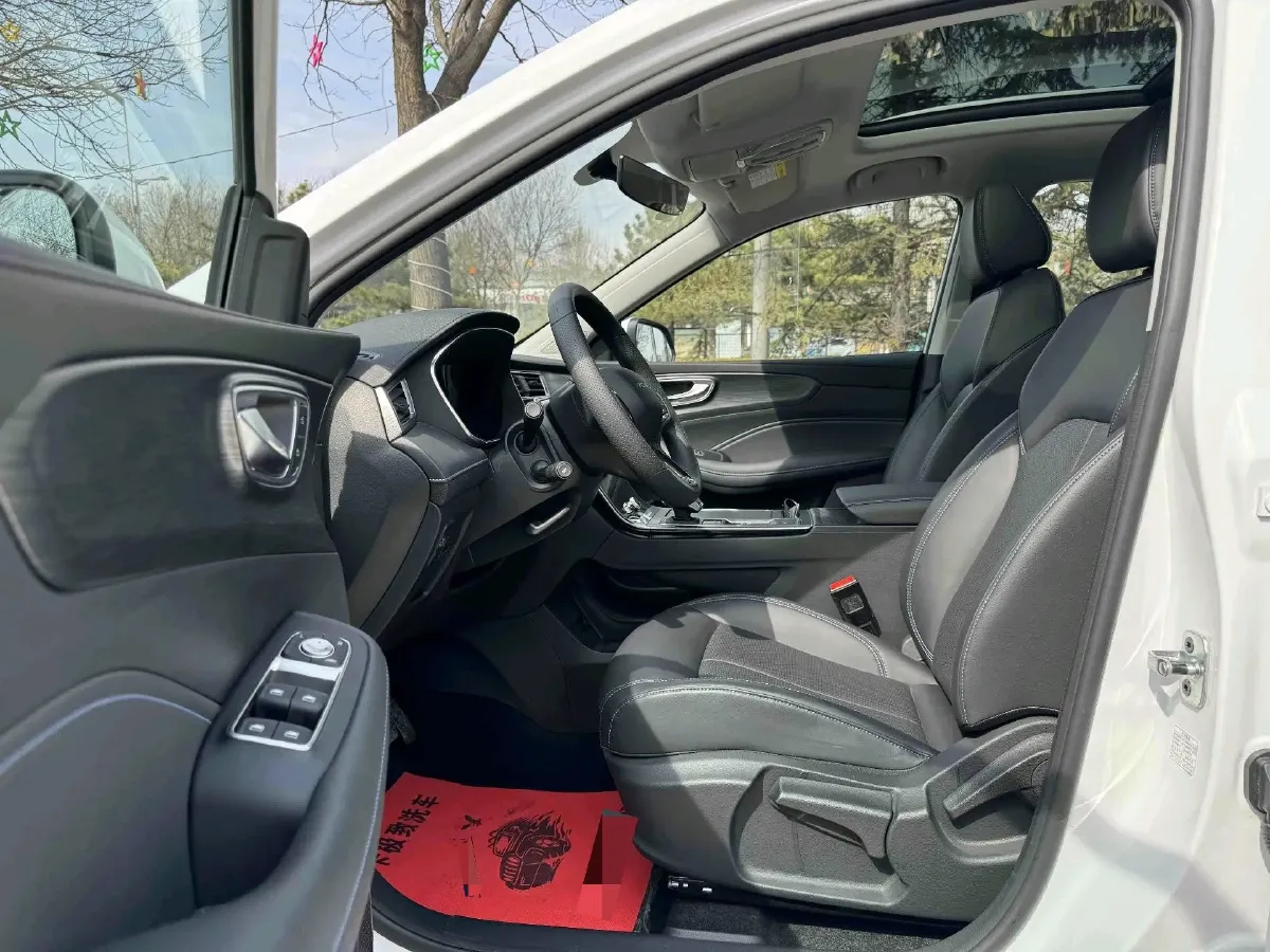 2025 Roewe RX5 1.5T 181HP L4 7DCT,autocango,china used car exporter,china ev exporter,chinese used car exporter,chinese used ev exporter