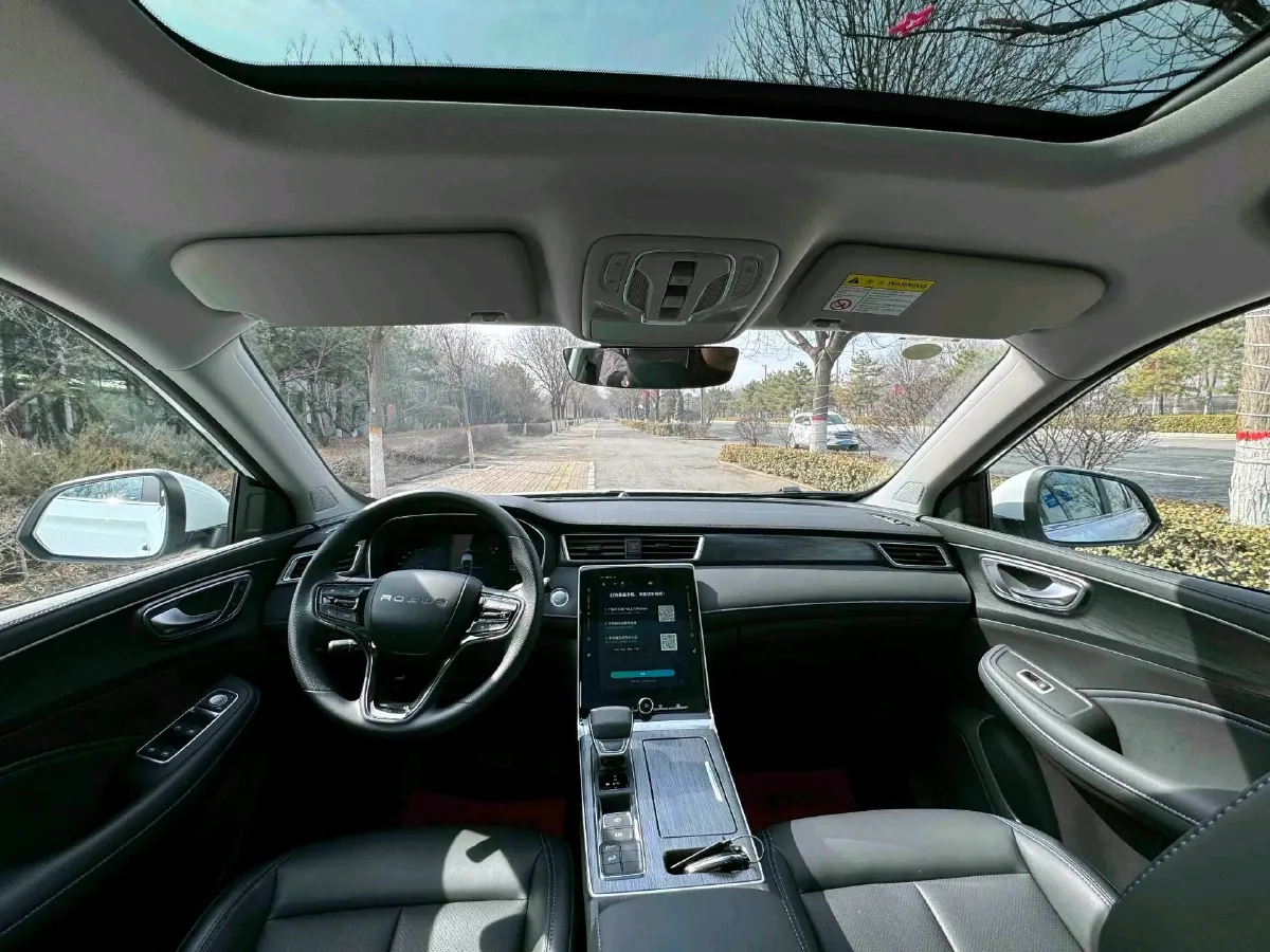 2025 Roewe RX5 1.5T 181HP L4 7DCT,autocango,china used car exporter,china ev exporter,chinese used car exporter,chinese used ev exporter