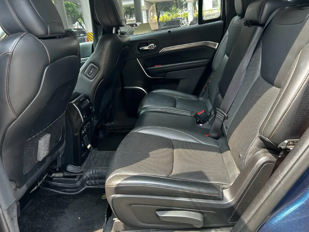 2018 Jeep Grand Commander 2.0T 265HP L4 9AT,autocango,china used car exporter,china ev exporter,chinese used car exporter,chinese used ev exporter