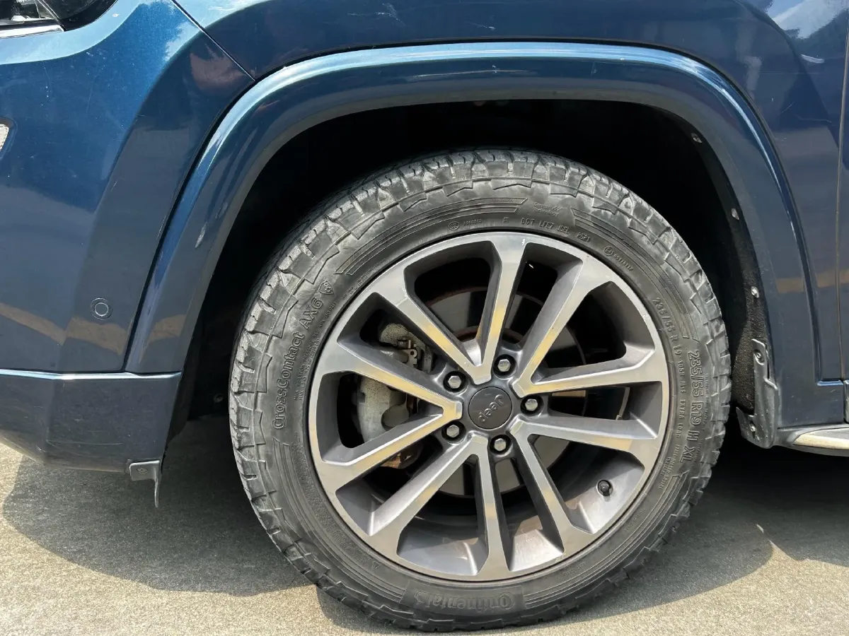 2018 Jeep Grand Commander 2.0T 265HP L4 9AT,autocango,china used car exporter,china ev exporter,chinese used car exporter,chinese used ev exporter