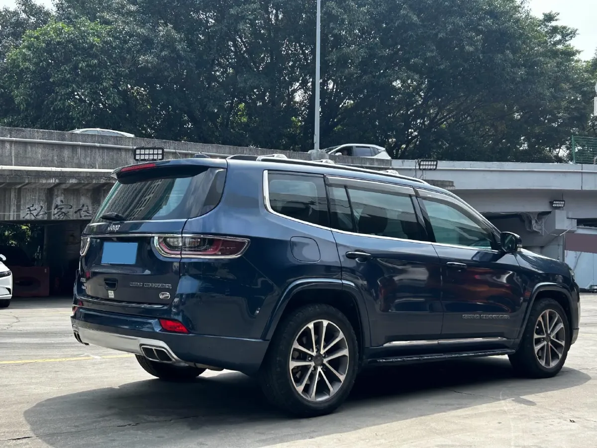 2018 Jeep Grand Commander 2.0T 265HP L4 9AT,autocango,china used car exporter,china ev exporter,chinese used car exporter,chinese used ev exporter