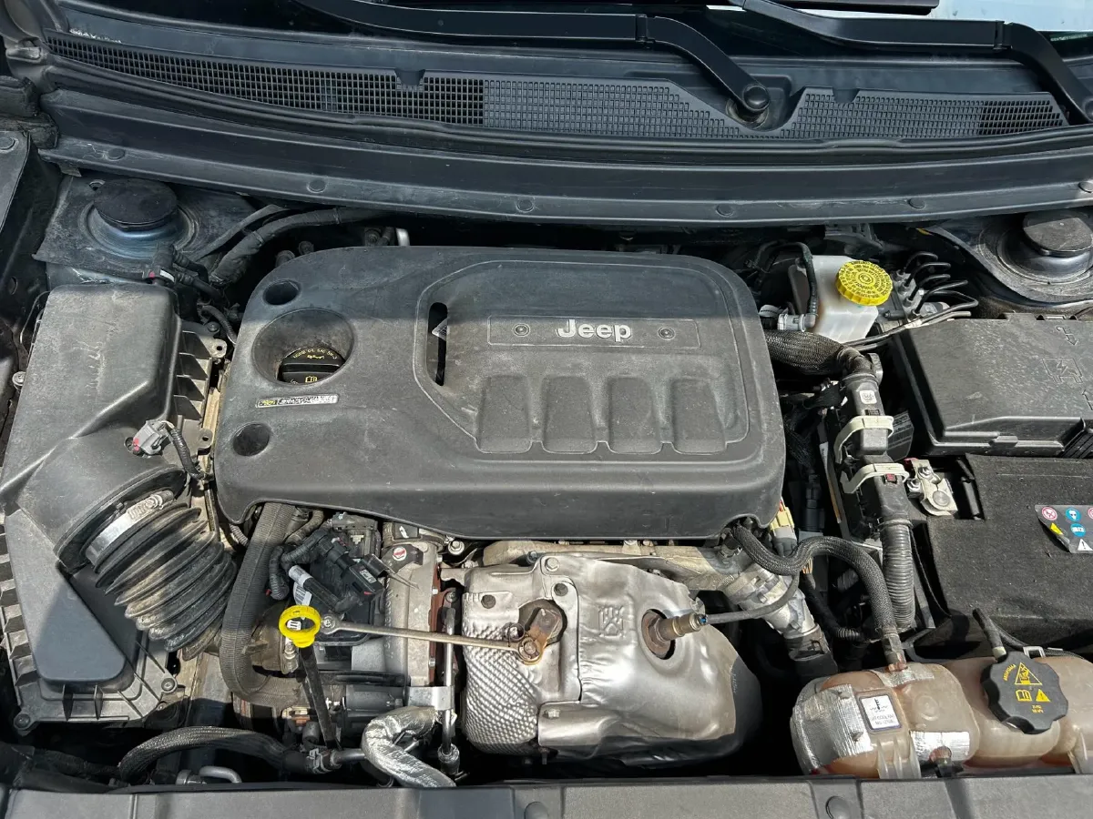 2018 Jeep Grand Commander 2.0T 265HP L4 9AT,autocango,china used car exporter,china ev exporter,chinese used car exporter,chinese used ev exporter