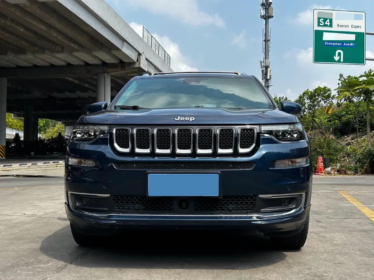 2018 Jeep Grand Commander 2.0T 265HP L4 9AT,autocango,china used car exporter,china ev exporter,chinese used car exporter,chinese used ev exporter