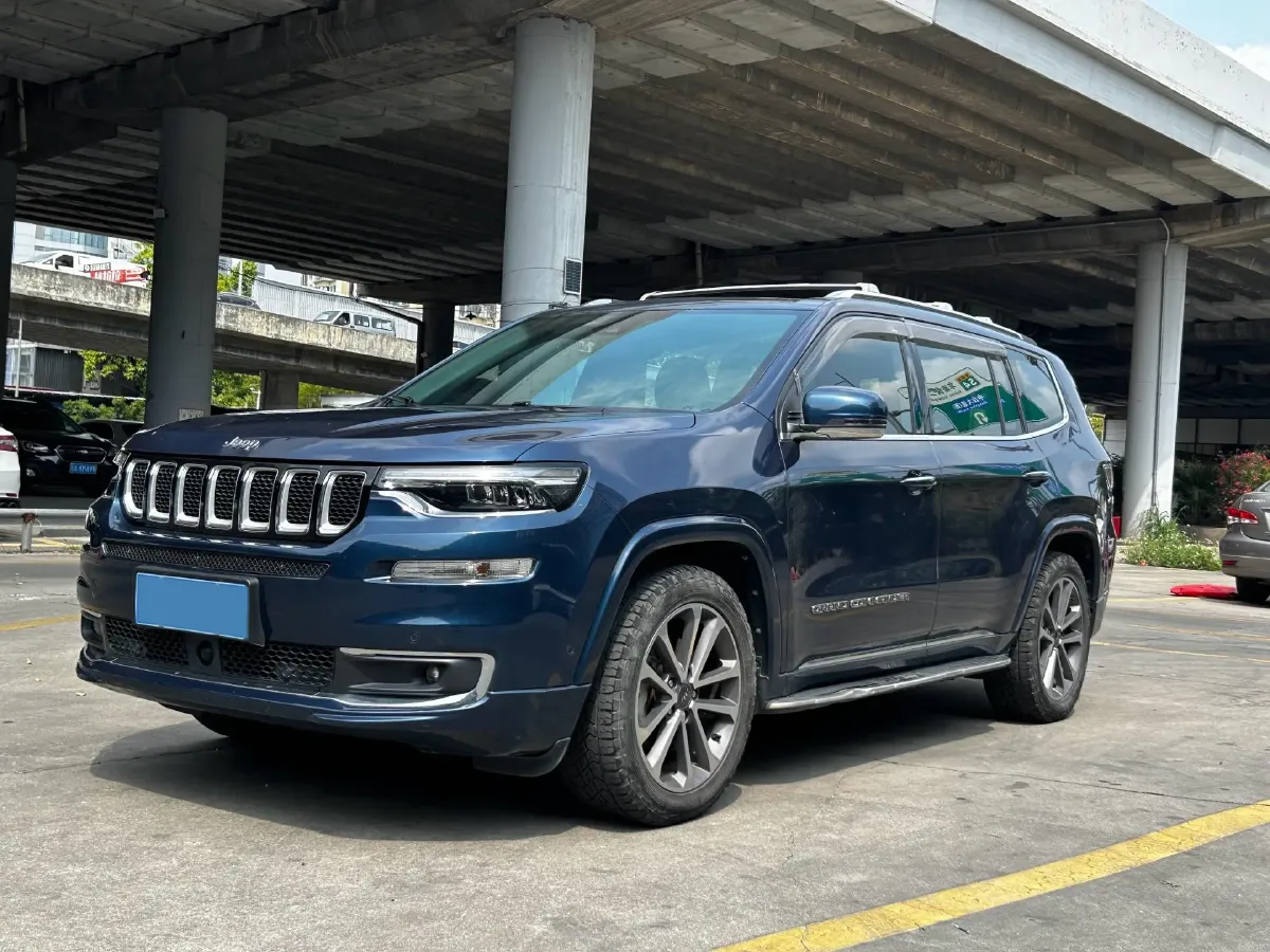 2018 Jeep Grand Commander 2.0T 265HP L4 9AT,autocango,china used car exporter,china ev exporter,chinese used car exporter,chinese used ev exporter