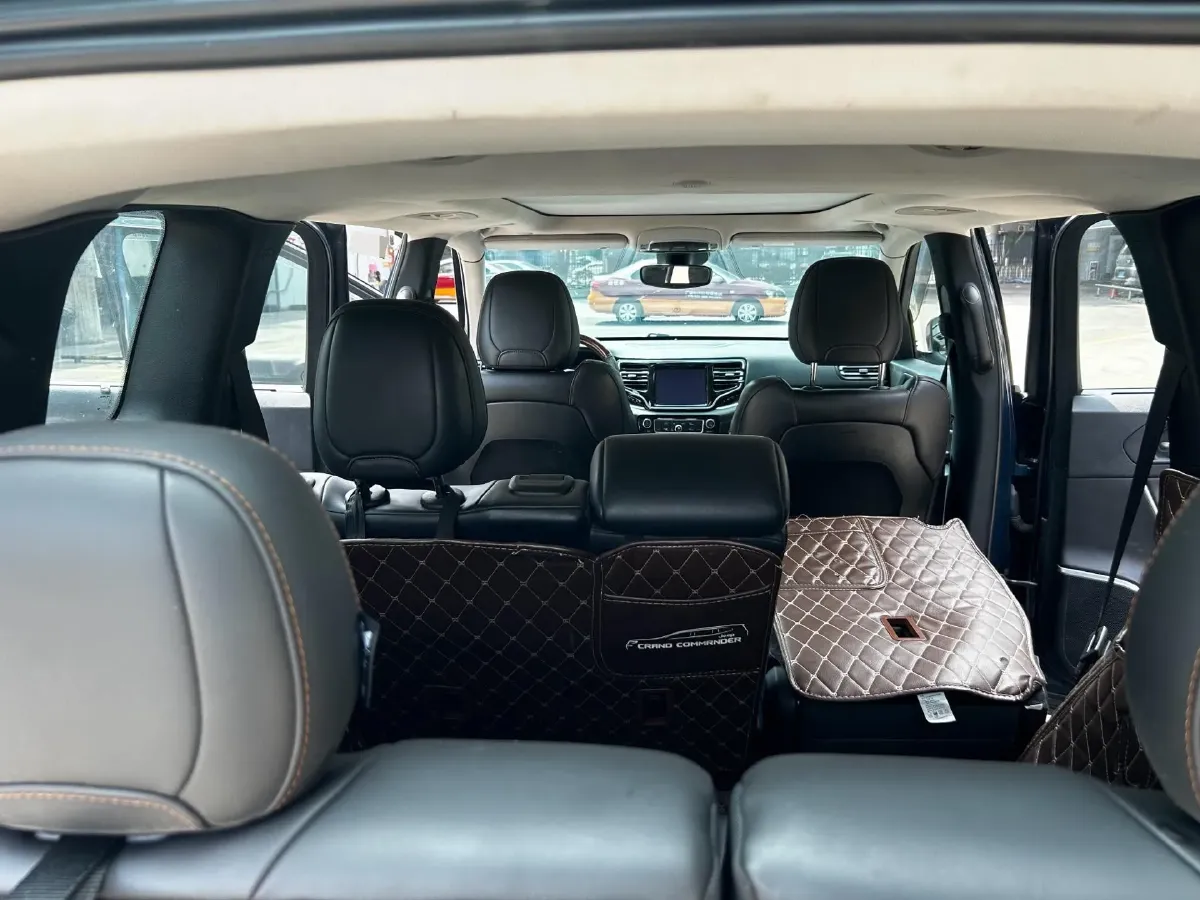 2018 Jeep Grand Commander 2.0T 265HP L4 9AT,autocango,china used car exporter,china ev exporter,chinese used car exporter,chinese used ev exporter
