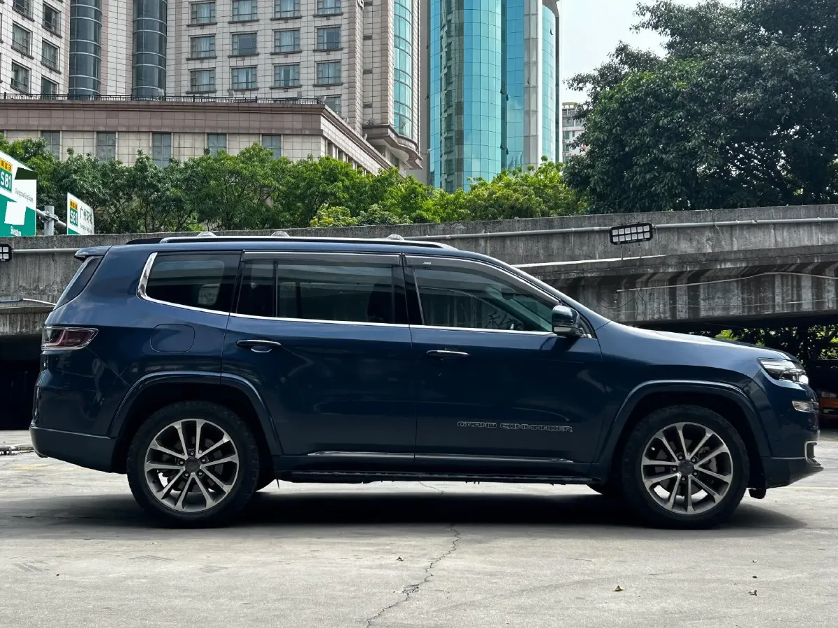 2018 Jeep Grand Commander 2.0T 265HP L4 9AT,autocango,china used car exporter,china ev exporter,chinese used car exporter,chinese used ev exporter
