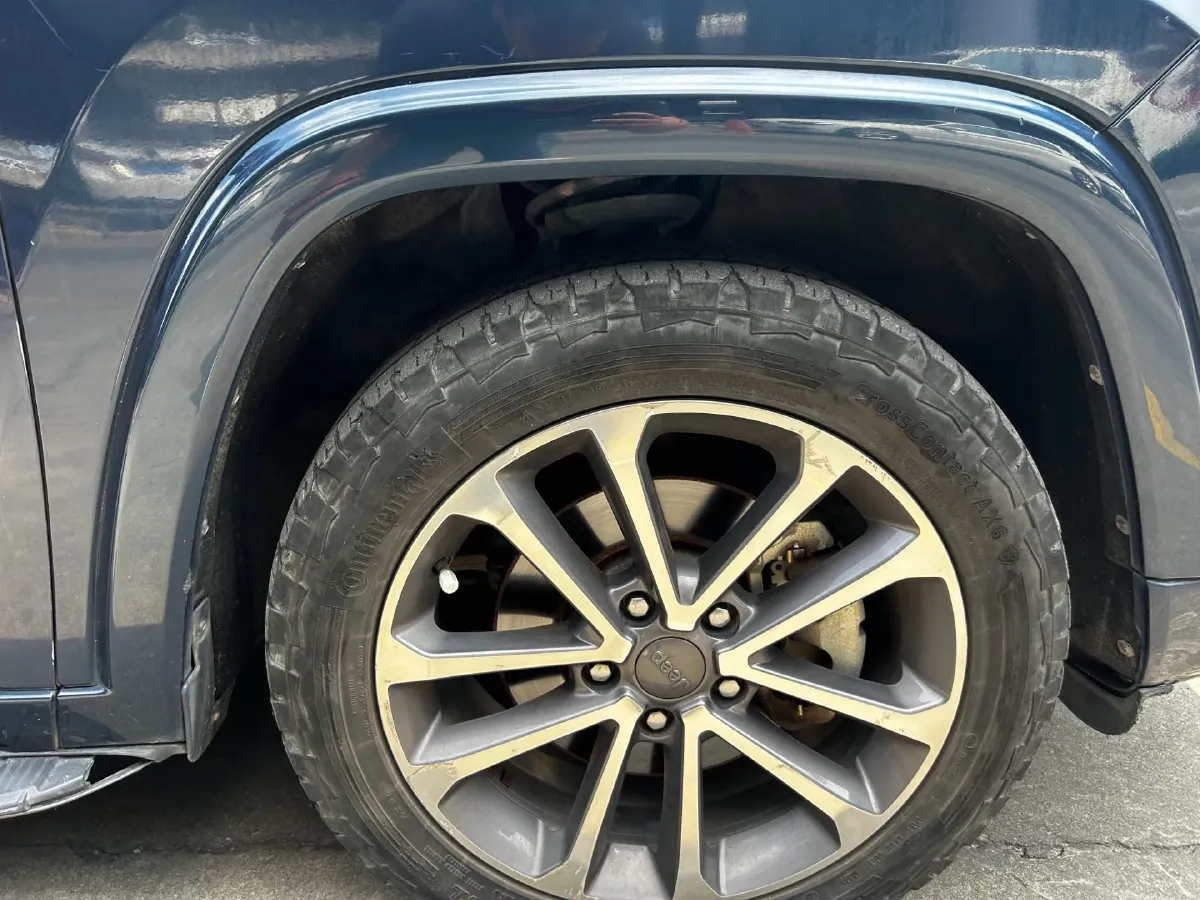 2018 Jeep Grand Commander 2.0T 265HP L4 9AT,autocango,china used car exporter,china ev exporter,chinese used car exporter,chinese used ev exporter