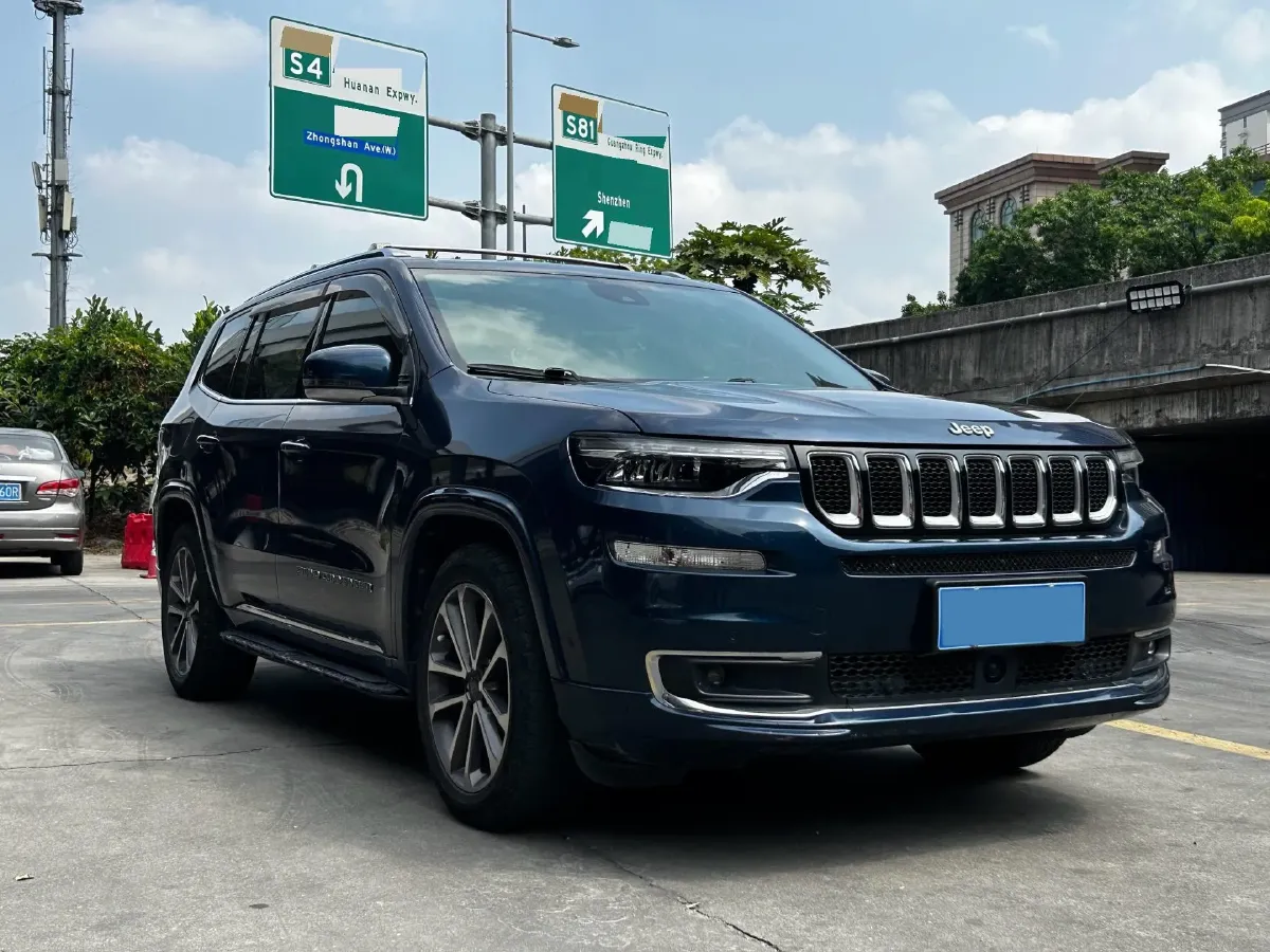 2018 Jeep Grand Commander 2.0T 265HP L4 9AT,autocango,china used car exporter,china ev exporter,chinese used car exporter,chinese used ev exporter