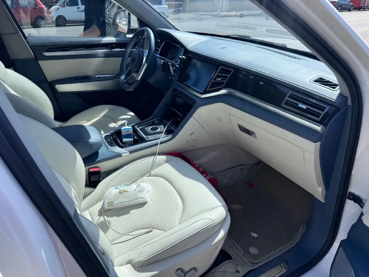 2017 Zotye Damy X7 2.0T 190HP L4 6DCT,autocango,china used car exporter,china ev exporter,chinese used car exporter,chinese used ev exporter