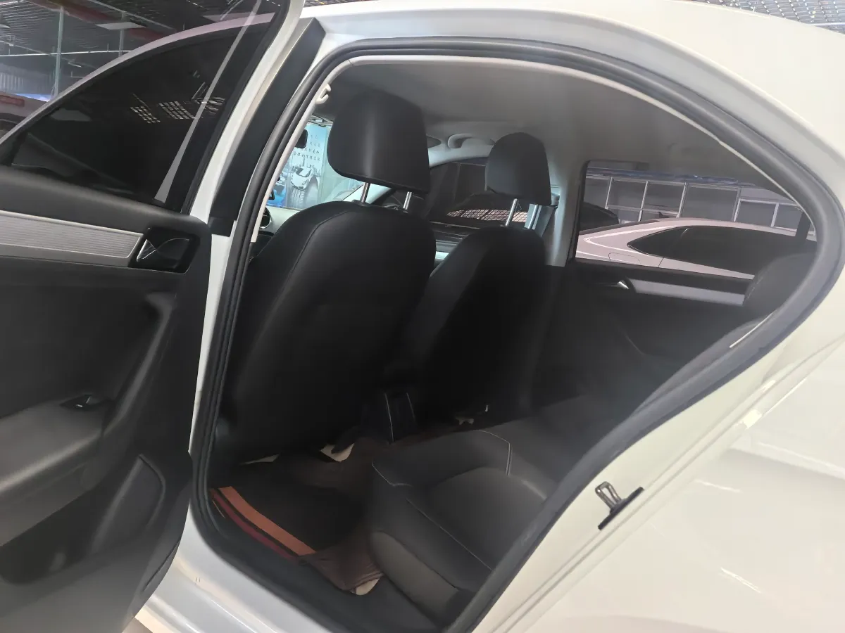 2022 Geely JiaJi 1.5T 177HP L3 7DCT PHEV 15.5KWH,autocango,china used car exporter,china ev exporter,chinese used car exporter,chinese used ev exporter