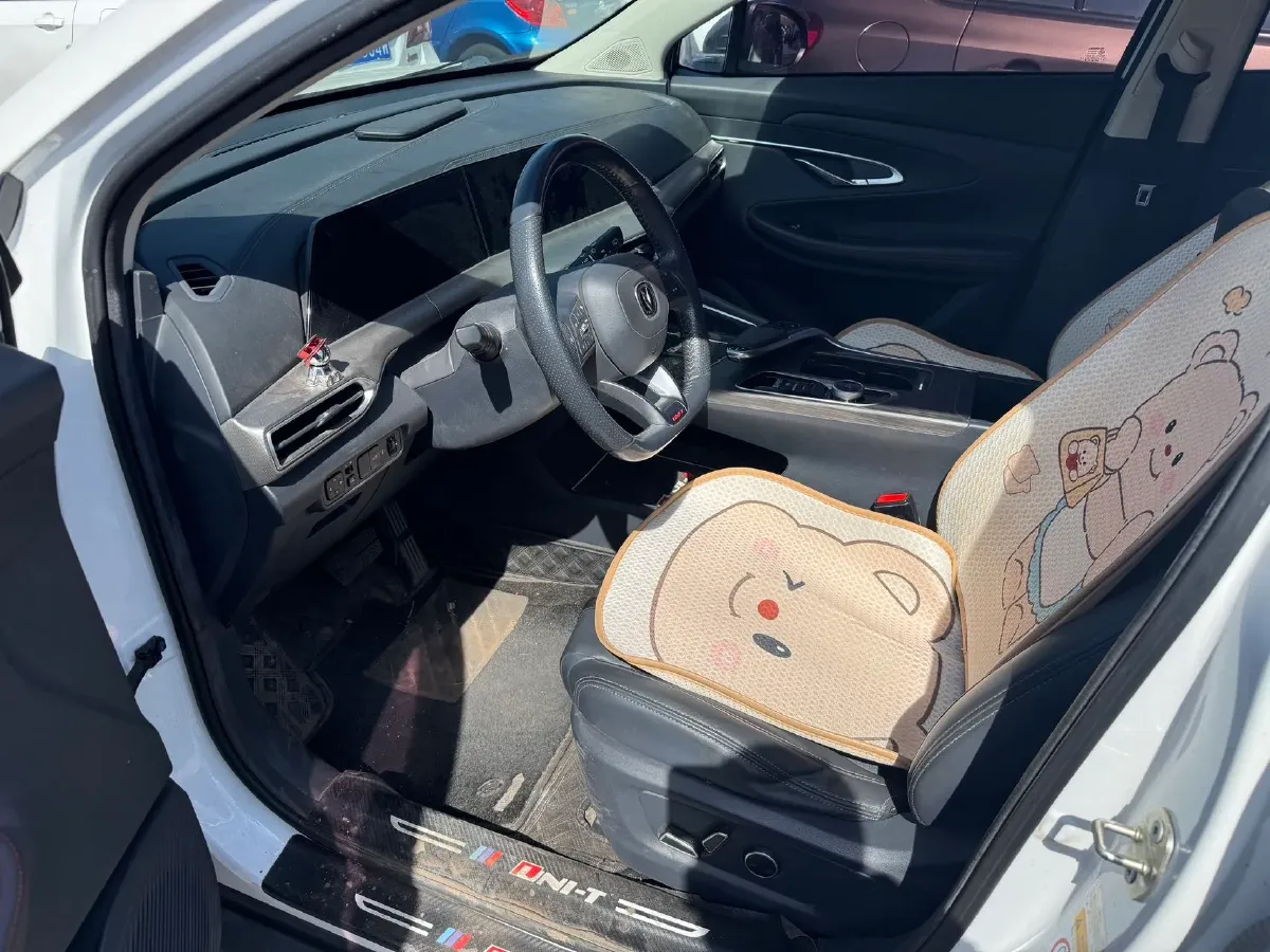 2020 ChangAn UNI-T 1.5T 180HP L4 7DCT,autocango,china used car exporter,china ev exporter,chinese used car exporter,chinese used ev exporter