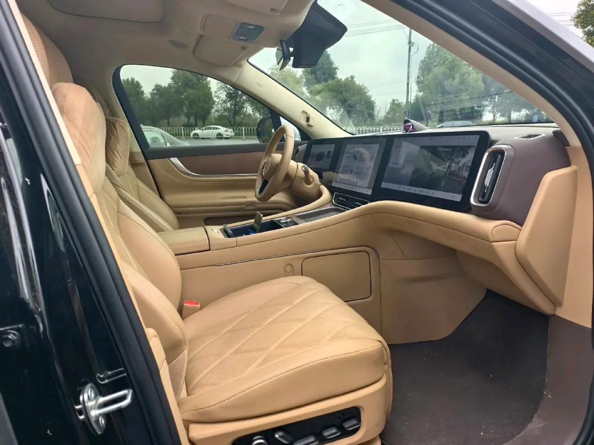 2025 AITO AITO M9 REEV 160HP REEV 52KWH,autocango,china used car exporter,china ev exporter,chinese used car exporter,chinese used ev exporter