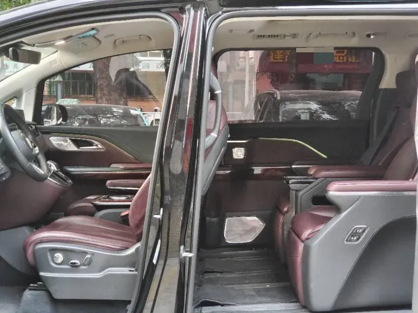 2023 HongQi HQ9 2.0T 252HP L4 8AT,autocango,china used car exporter,china ev exporter,chinese used car exporter,chinese used ev exporter