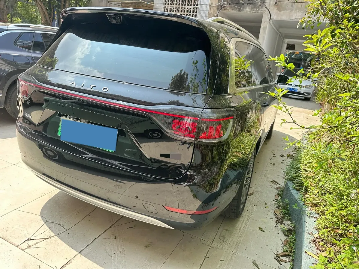 2025 AITO AITO M9 REEV 160HP REEV 52KWH,autocango,china used car exporter,china ev exporter,chinese used car exporter,chinese used ev exporter