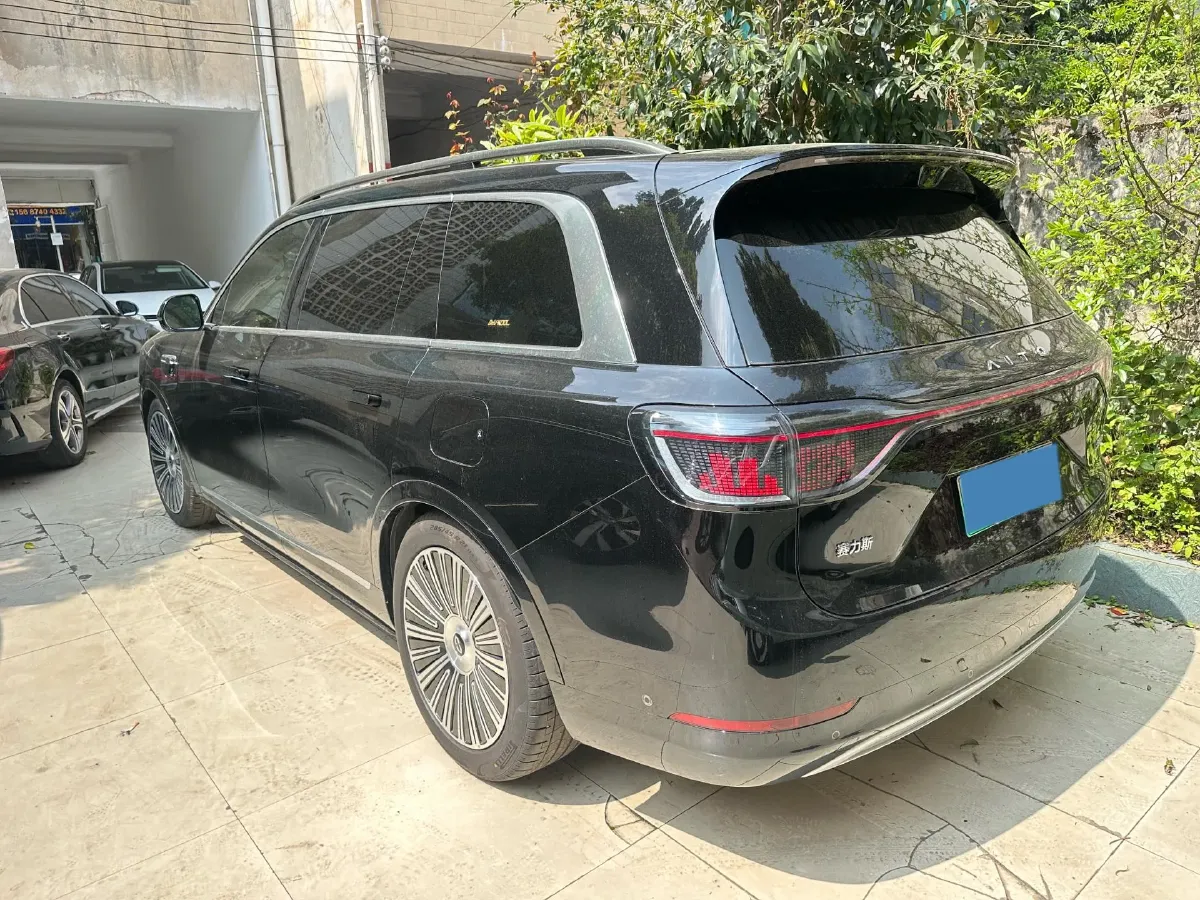 2025 AITO AITO M9 REEV 160HP REEV 52KWH,autocango,china used car exporter,china ev exporter,chinese used car exporter,chinese used ev exporter