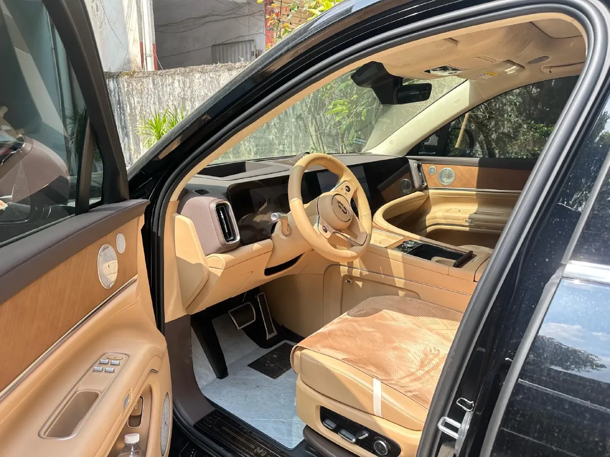 2025 AITO AITO M9 REEV 160HP REEV 52KWH,autocango,china used car exporter,china ev exporter,chinese used car exporter,chinese used ev exporter