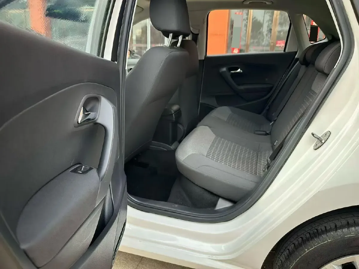 2016 Volkswagen Polo 1.4L 90HP L4 6AT,autocango,china used car exporter,china ev exporter,chinese used car exporter,chinese used ev exporter