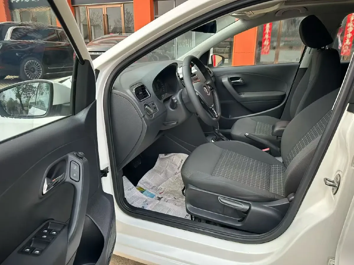 2016 Volkswagen Polo 1.4L 90HP L4 6AT,autocango,china used car exporter,china ev exporter,chinese used car exporter,chinese used ev exporter