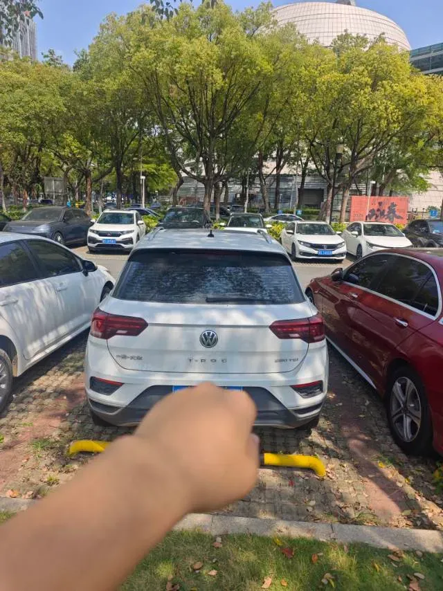 2020 Volkswagen T-Roc 1.4T 150HP L4 7DCT,autocango,china used car exporter,china ev exporter,chinese used car exporter,chinese used ev exporter