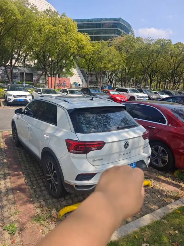 2020 Volkswagen T-Roc 1.4T 150HP L4 7DCT,autocango,china used car exporter,china ev exporter,chinese used car exporter,chinese used ev exporter