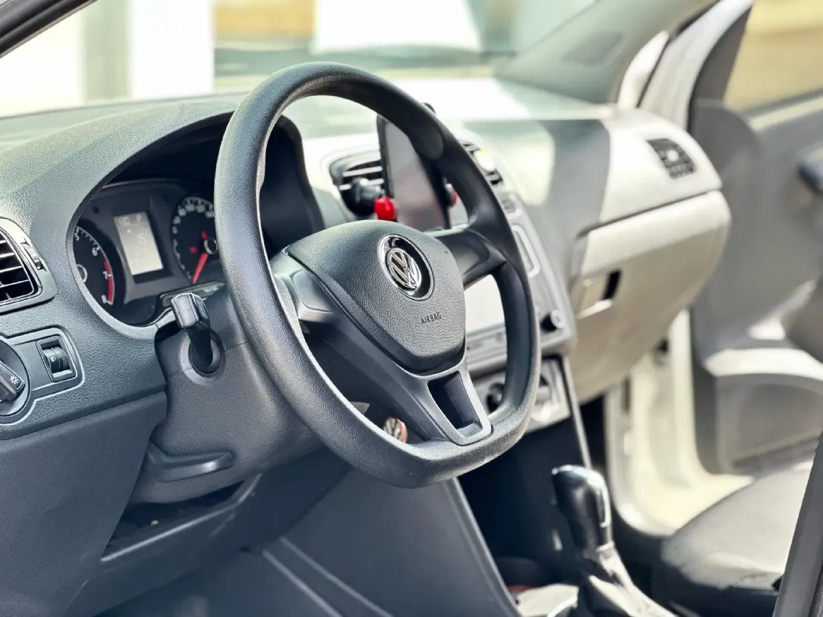 2016 Volkswagen Polo 1.4L 90HP L4 6AT,autocango,china used car exporter,china ev exporter,chinese used car exporter,chinese used ev exporter