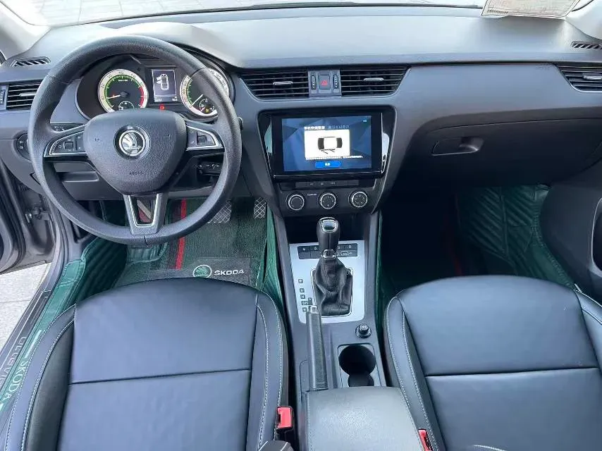2021 Skoda Octavia 1.5L 113HP L4 6AT,autocango,china used car exporter,china ev exporter,chinese used car exporter,chinese used ev exporter