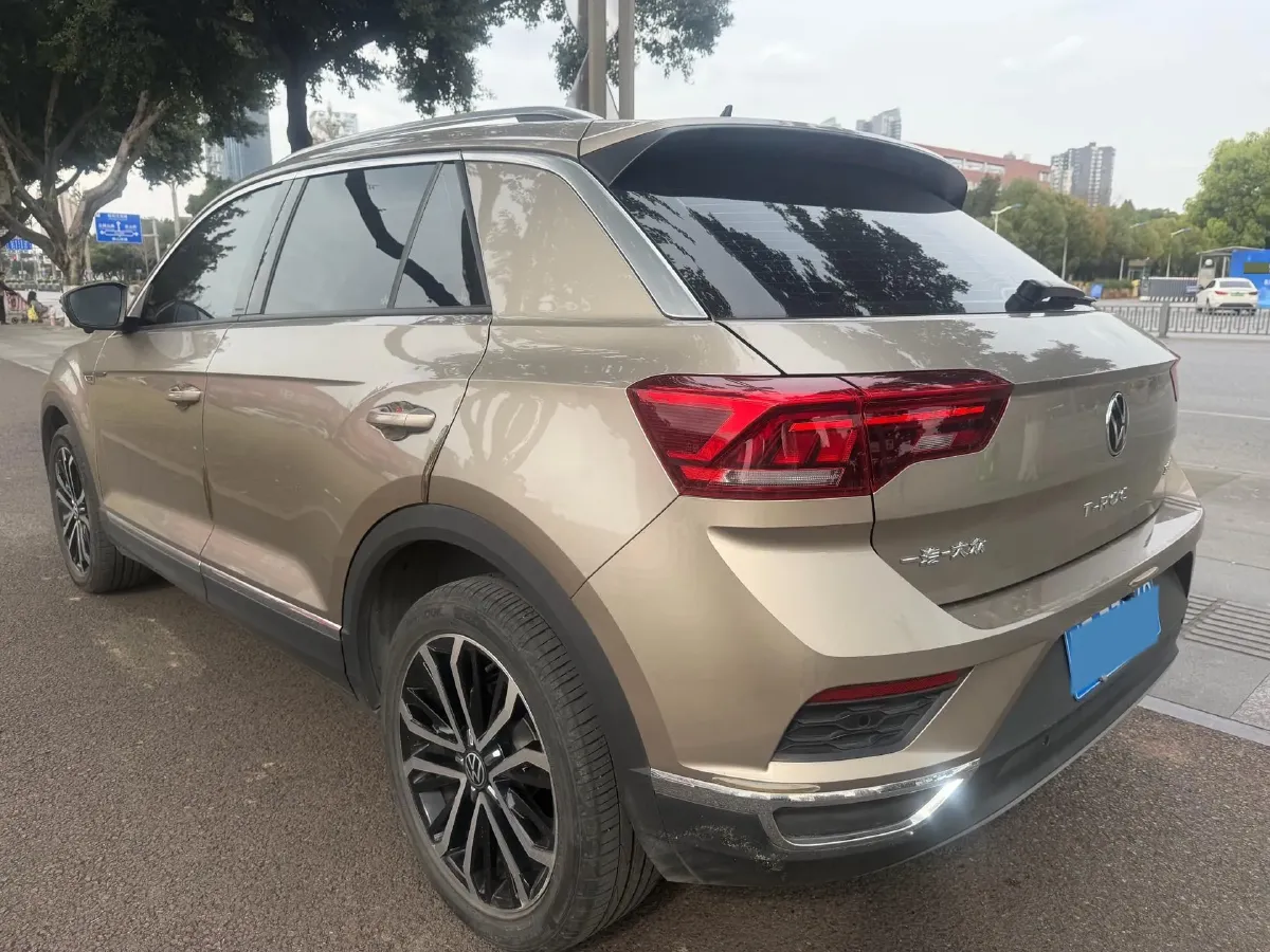2022 Volkswagen T-Roc 1.4T 150HP L4 7DCT,autocango,china used car exporter,china ev exporter,chinese used car exporter,chinese used ev exporter