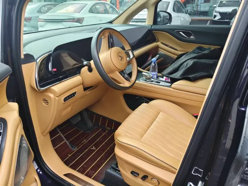 2024 Voyah Dream 1.5T 150HP L4 PHEV 43KWH,autocango,china used car exporter,china ev exporter,chinese used car exporter,chinese used ev exporter