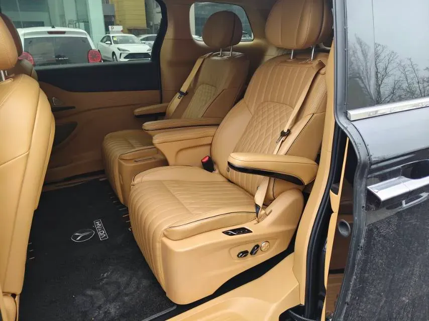 2024 Voyah Dream 1.5T 150HP L4 PHEV 43KWH,autocango,china used car exporter,china ev exporter,chinese used car exporter,chinese used ev exporter