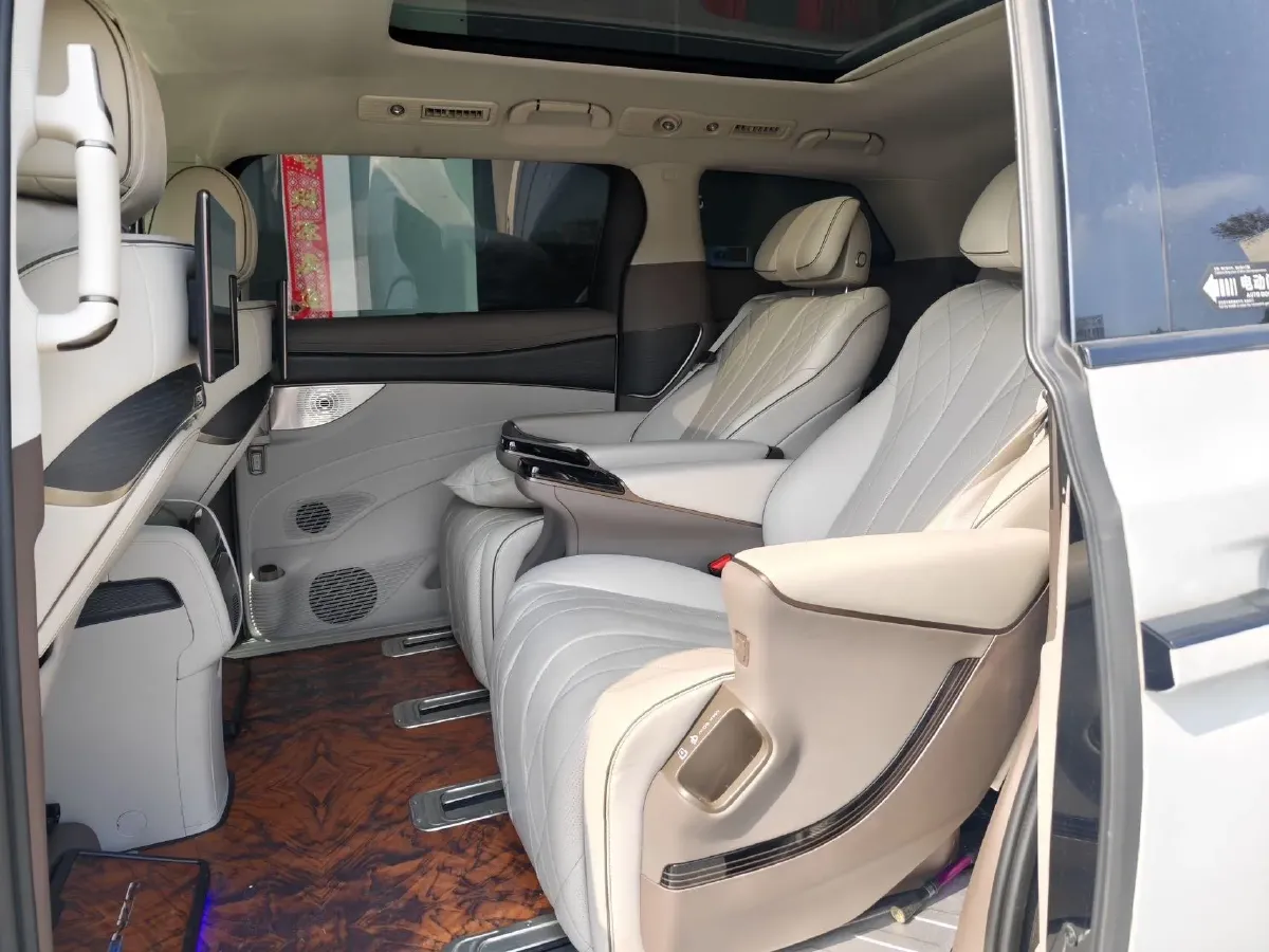 2022 Mercedes-Benz GLC Class 2.0T 197HP L4 9AT,autocango,china used car exporter,china ev exporter,chinese used car exporter,chinese used ev exporter