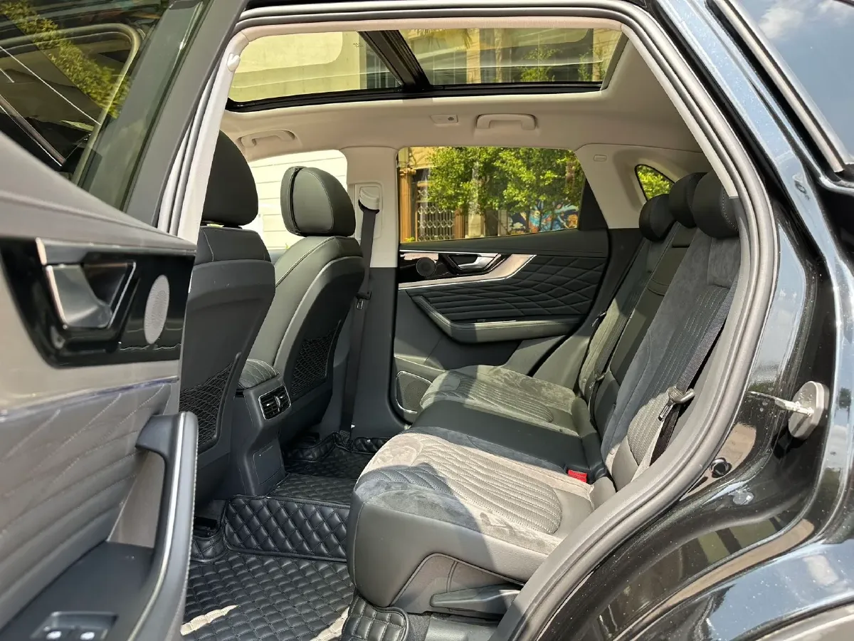 2022 HongQi HS5 2.0T 224HP L4 6AT,autocango,china used car exporter,china ev exporter,chinese used car exporter,chinese used ev exporter