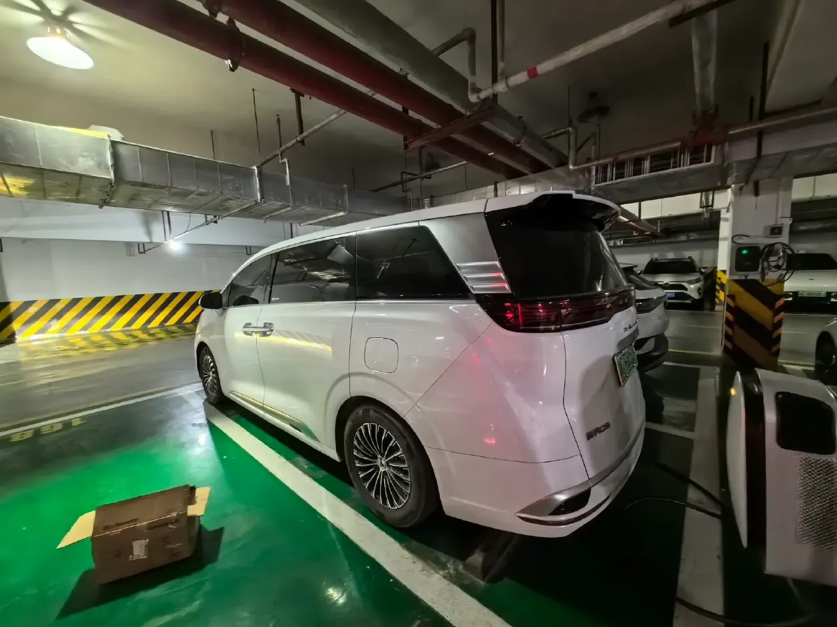 2024 Denza D9 1.5T 139HP L4 E-CVT PHEV 40KWH,autocango,china used car exporter,china ev exporter,chinese used car exporter,chinese used ev exporter