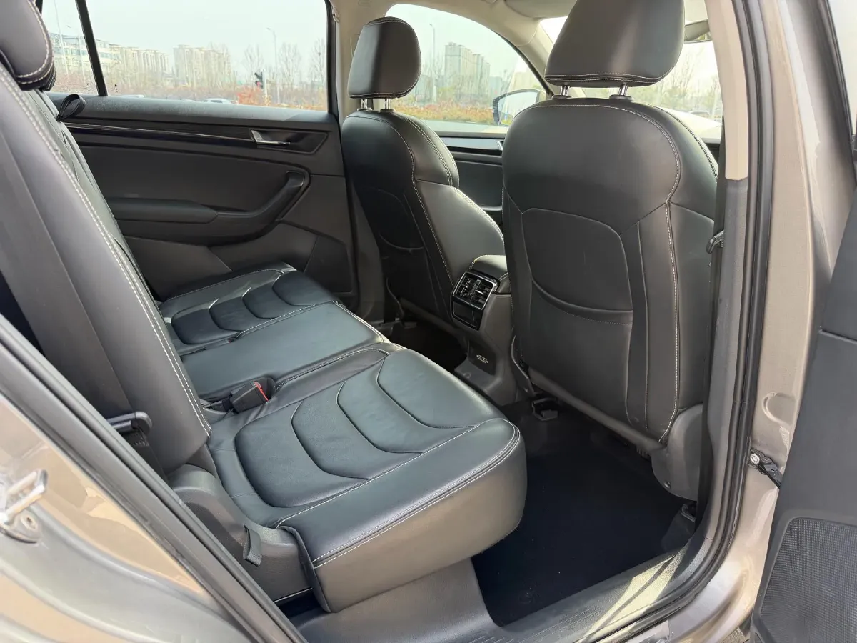 2018 Skoda Kodiak 1.8T 180HP L4 7DCT,autocango,china used car exporter,china ev exporter,chinese used car exporter,chinese used ev exporter