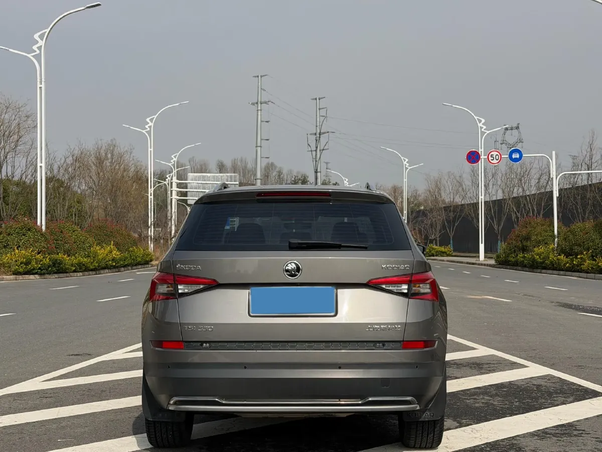 2018 Skoda Kodiak 1.8T 180HP L4 7DCT,autocango,china used car exporter,china ev exporter,chinese used car exporter,chinese used ev exporter