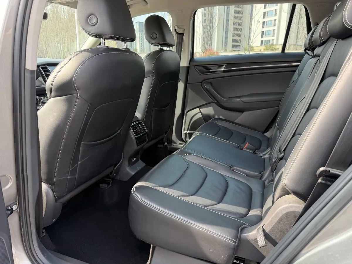 2018 Skoda Kodiak 1.8T 180HP L4 7DCT,autocango,china used car exporter,china ev exporter,chinese used car exporter,chinese used ev exporter